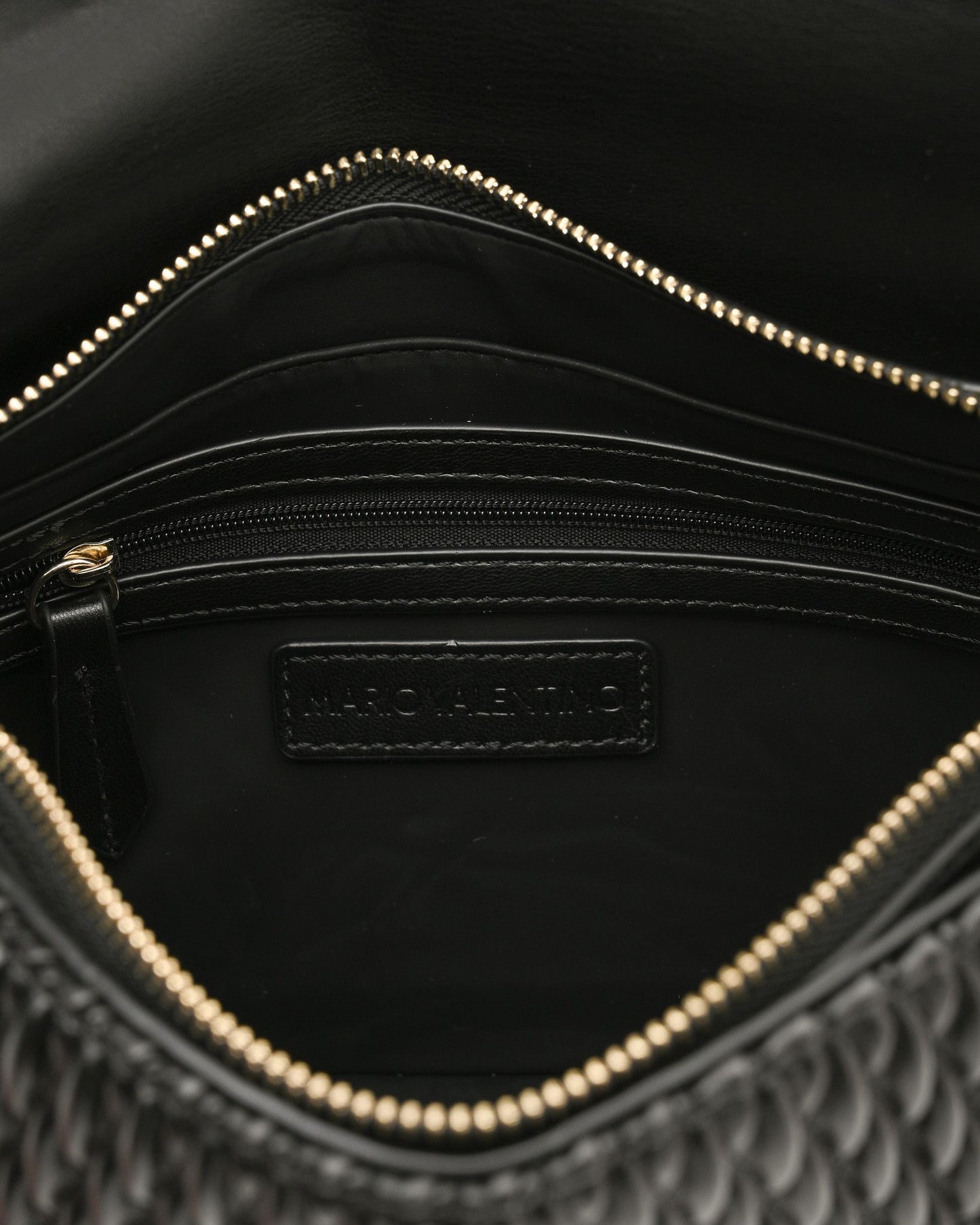 Valentino Womens Shoulder Bag VBS8DA09 001