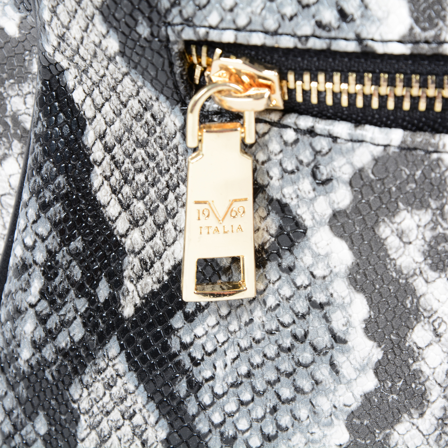 19V69 Italia Womens Backpack Multicolor 5007 PYTHON GREY BLACK